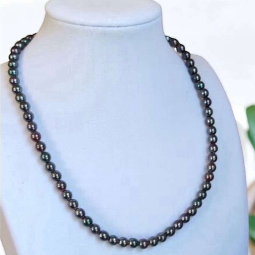 Classic Black Freshwater Pearl Necklace - Elegant Black Pearl Strand